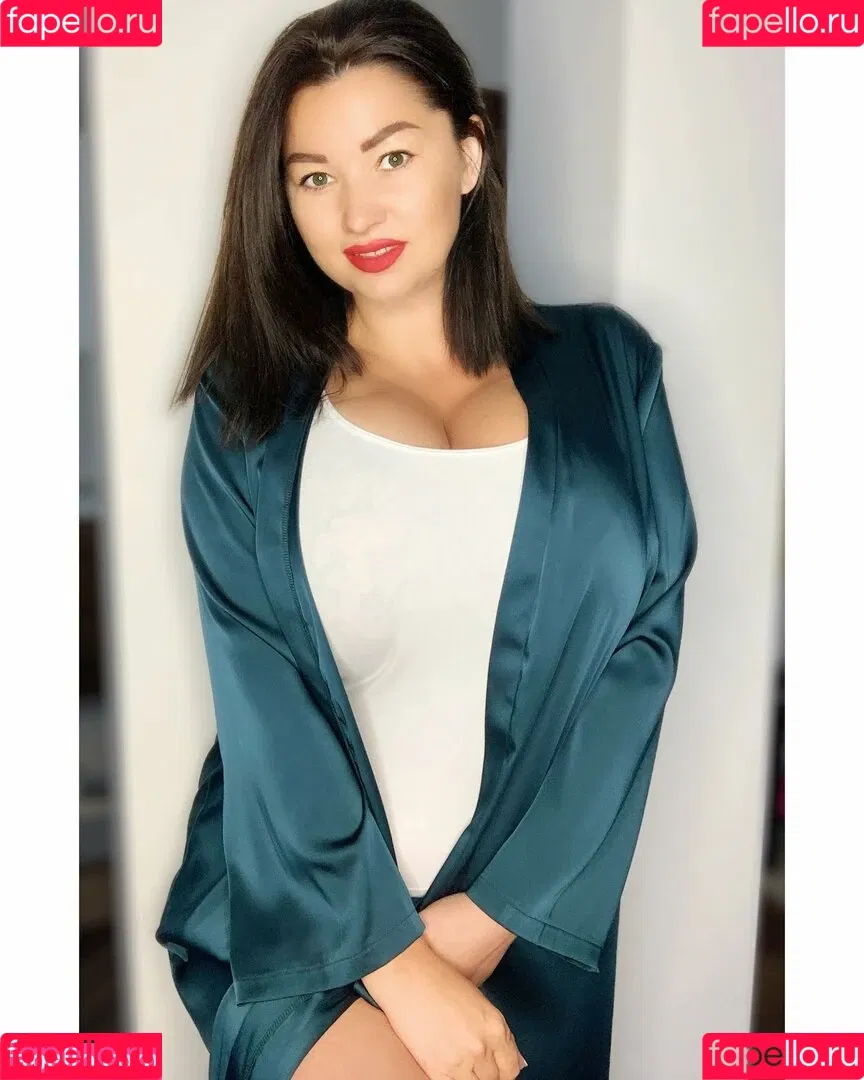 Irina P Onlyfans Photo Gallery 