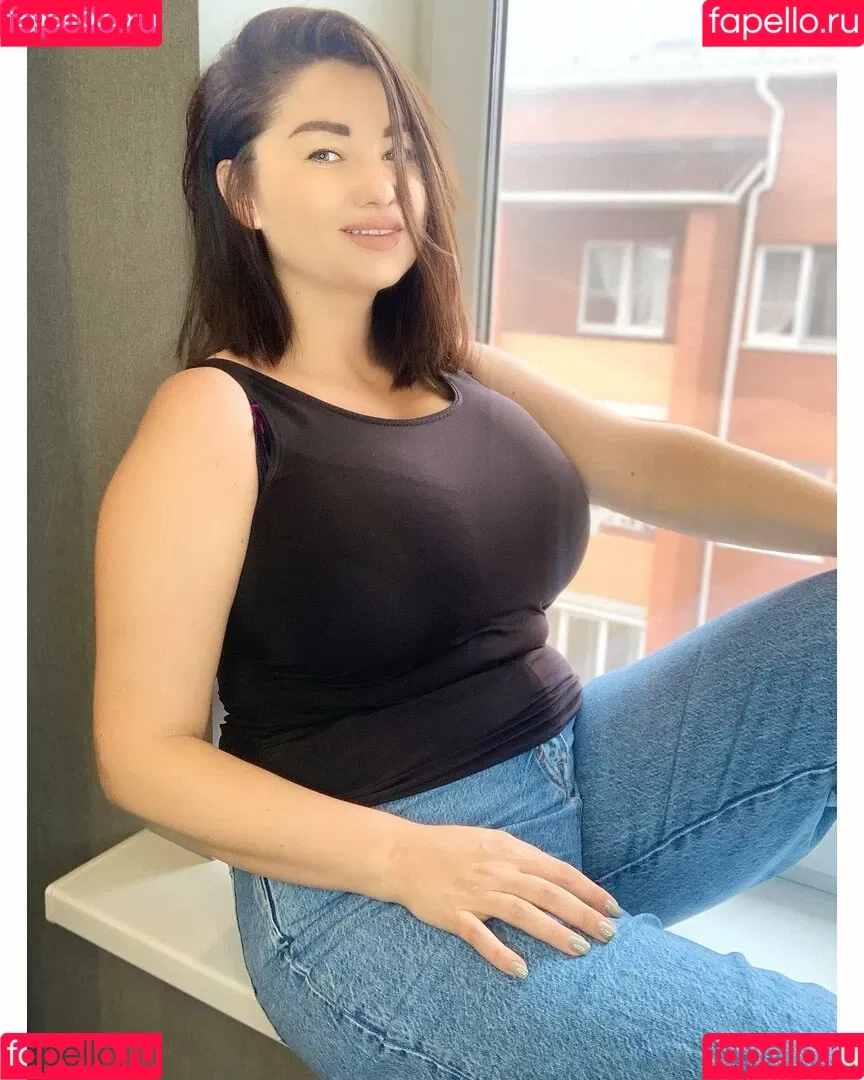 Irina P Onlyfans Photo Gallery 
