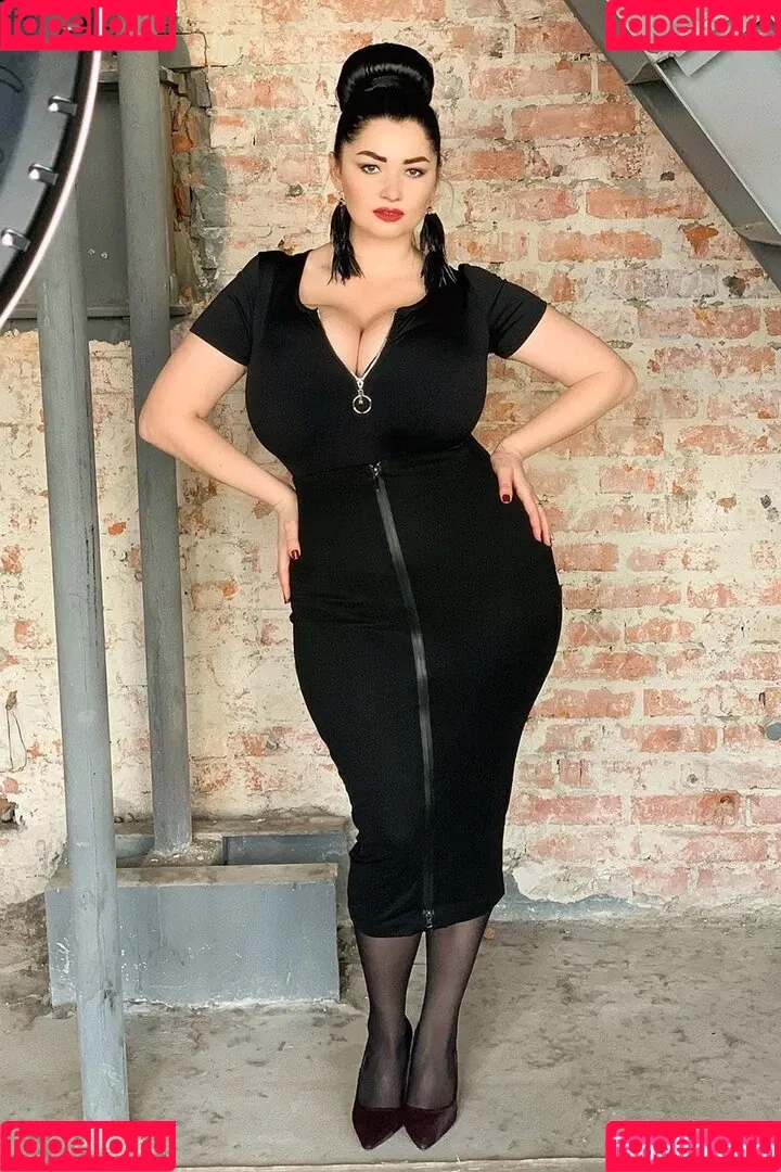 Irina P Onlyfans Photo Gallery 