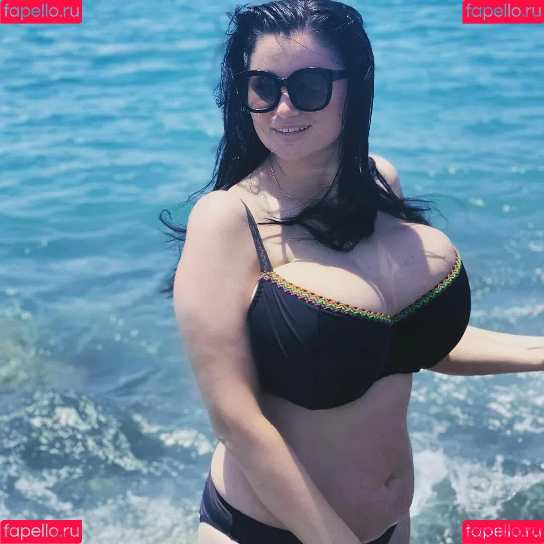 Irina P Onlyfans Photo Gallery 