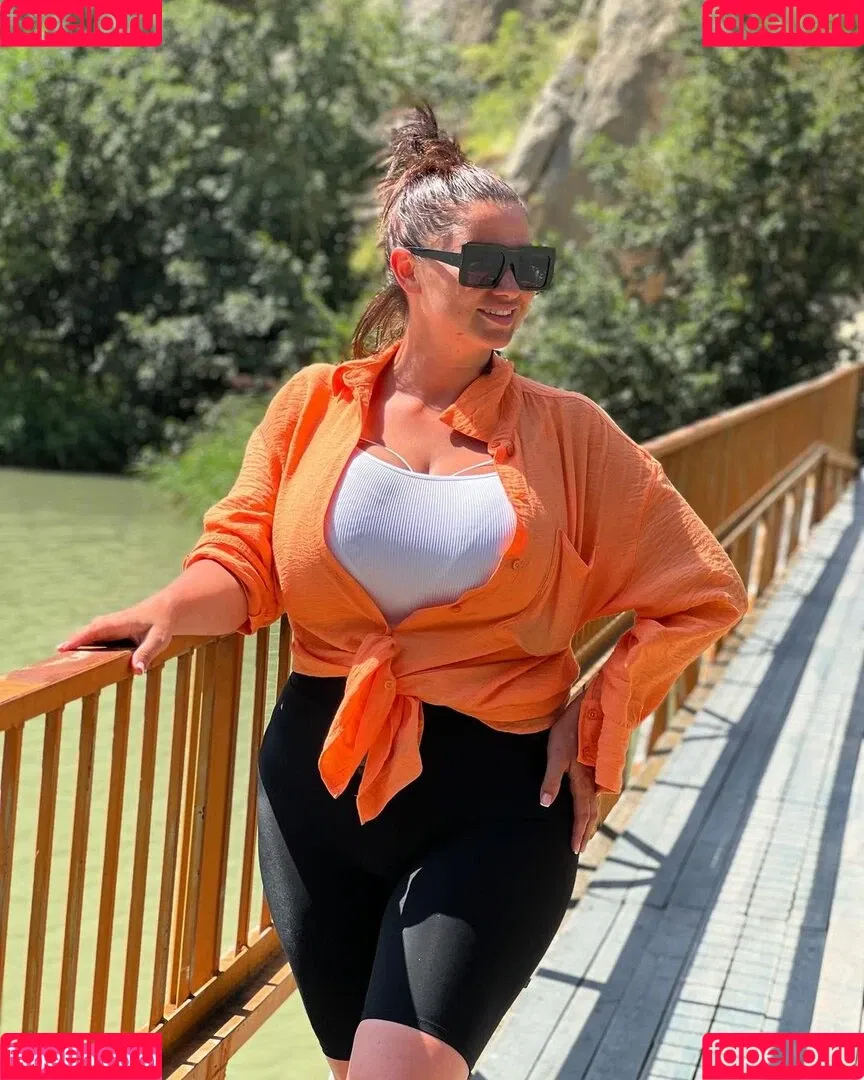 Irina P Onlyfans Photo Gallery 