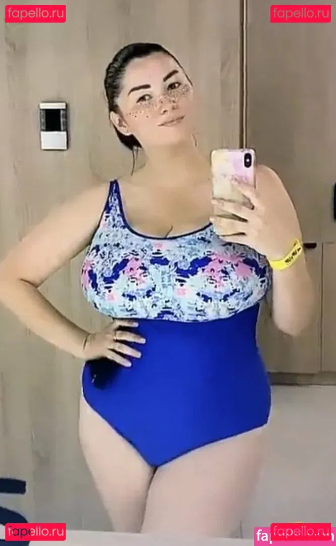 Irina P Onlyfans Photo Gallery 