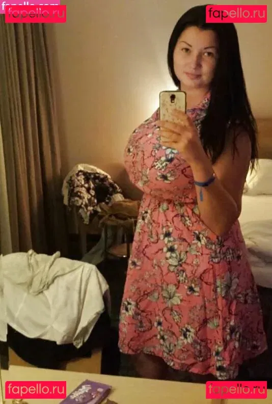 Irina P Onlyfans Photo Gallery 