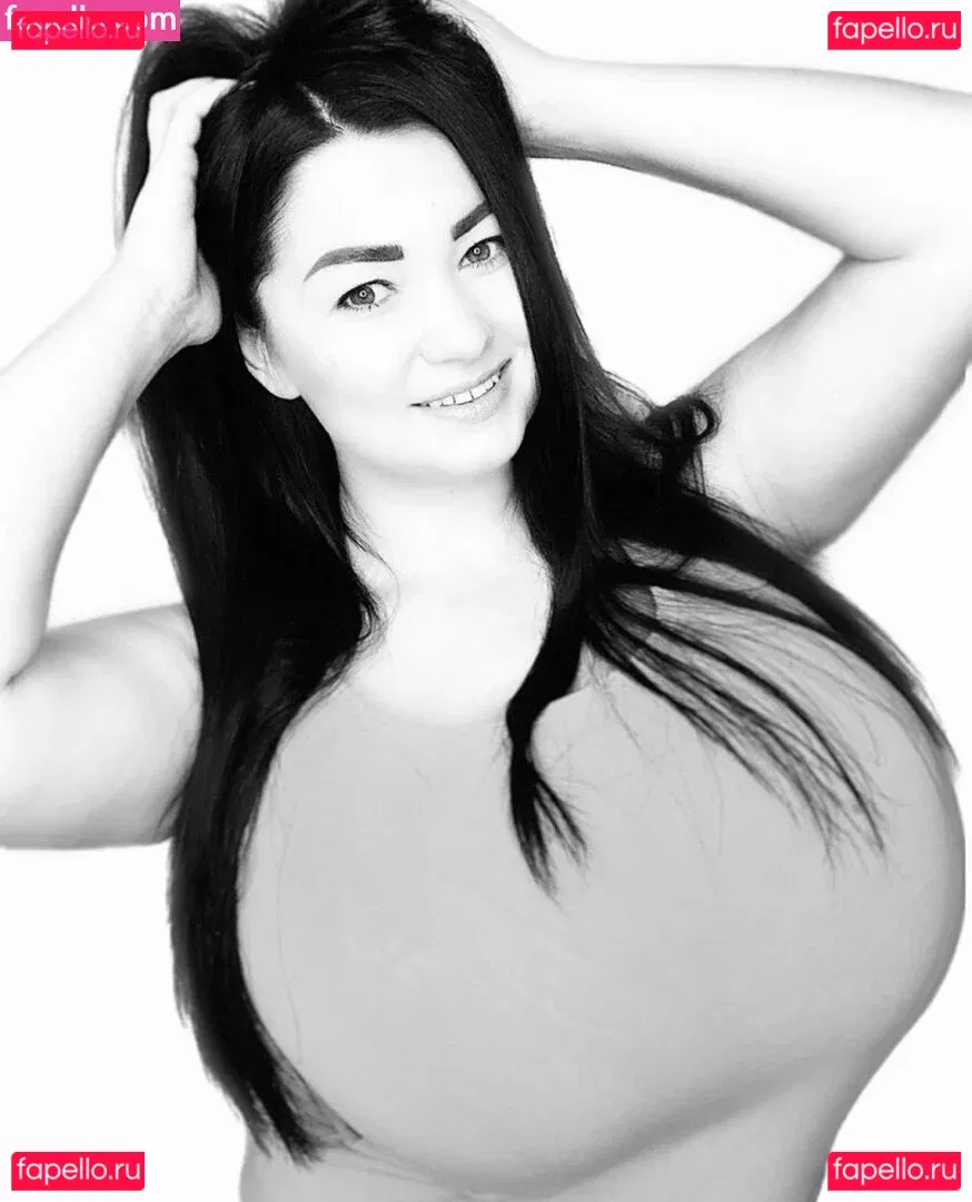 Irina P Onlyfans Photo Gallery 