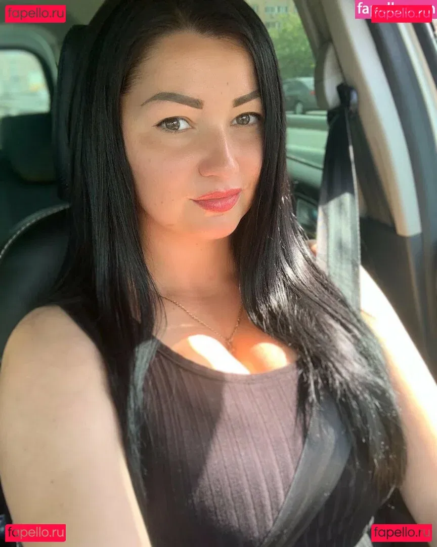 Irina P Onlyfans Photo Gallery 