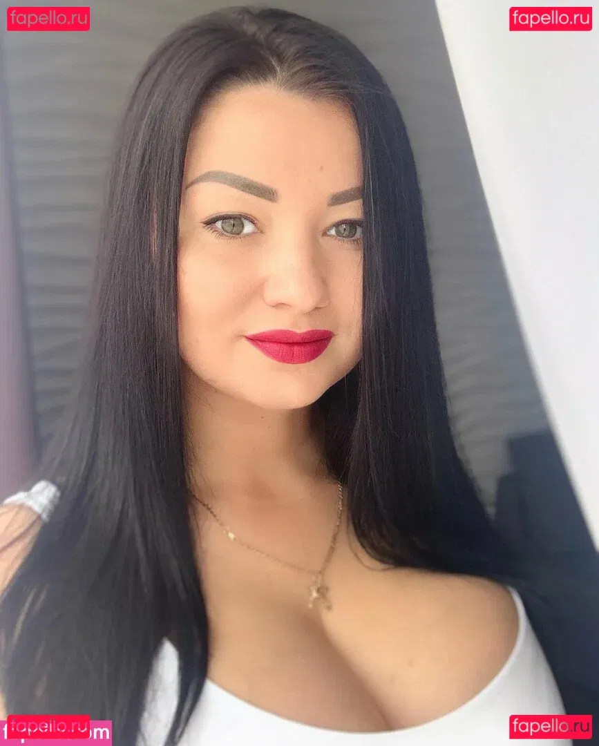 Irina P Onlyfans Photo Gallery 