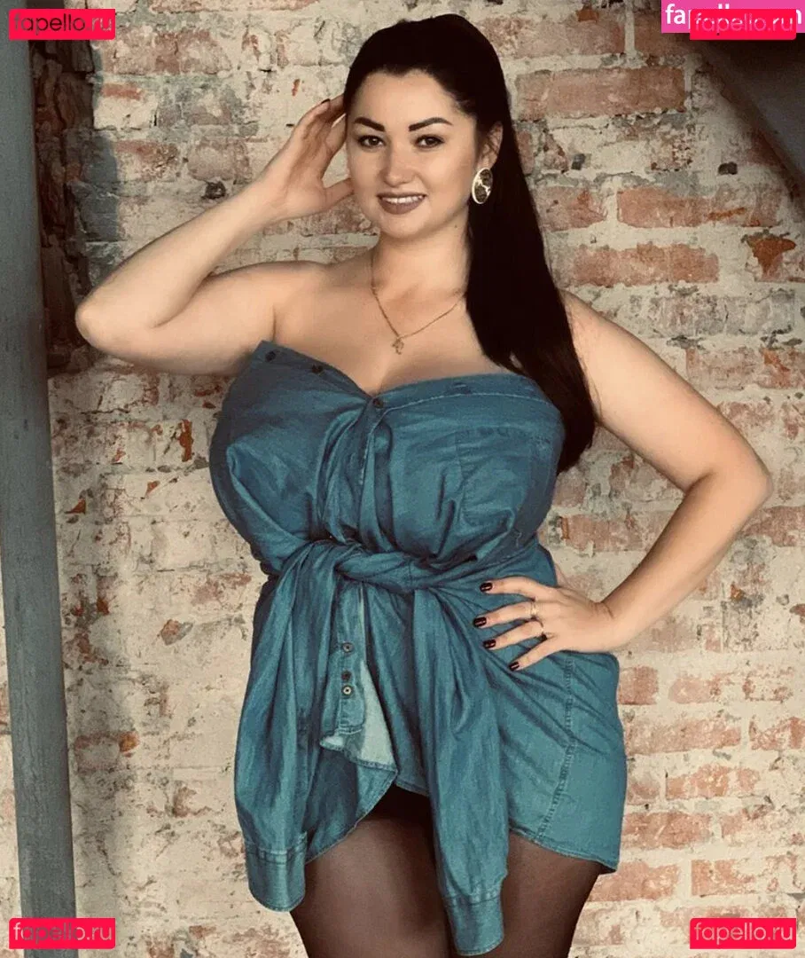 Irina P Onlyfans Photo Gallery 