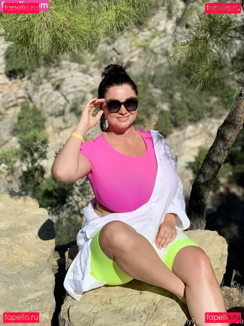 Irina P Onlyfans Photo Gallery 