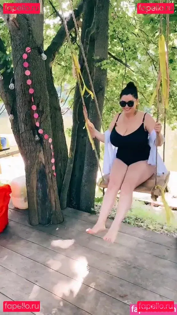 Irina P Onlyfans Photo Gallery 