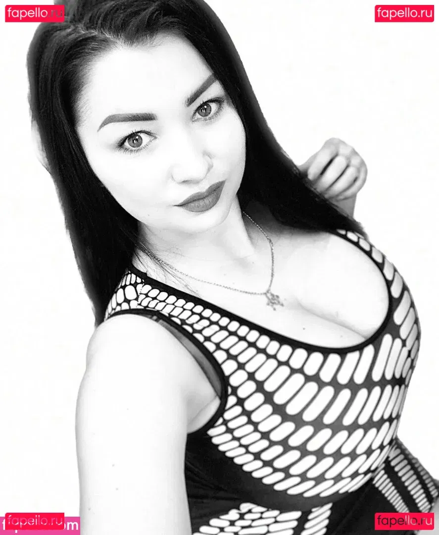 Irina P Onlyfans Photo Gallery 