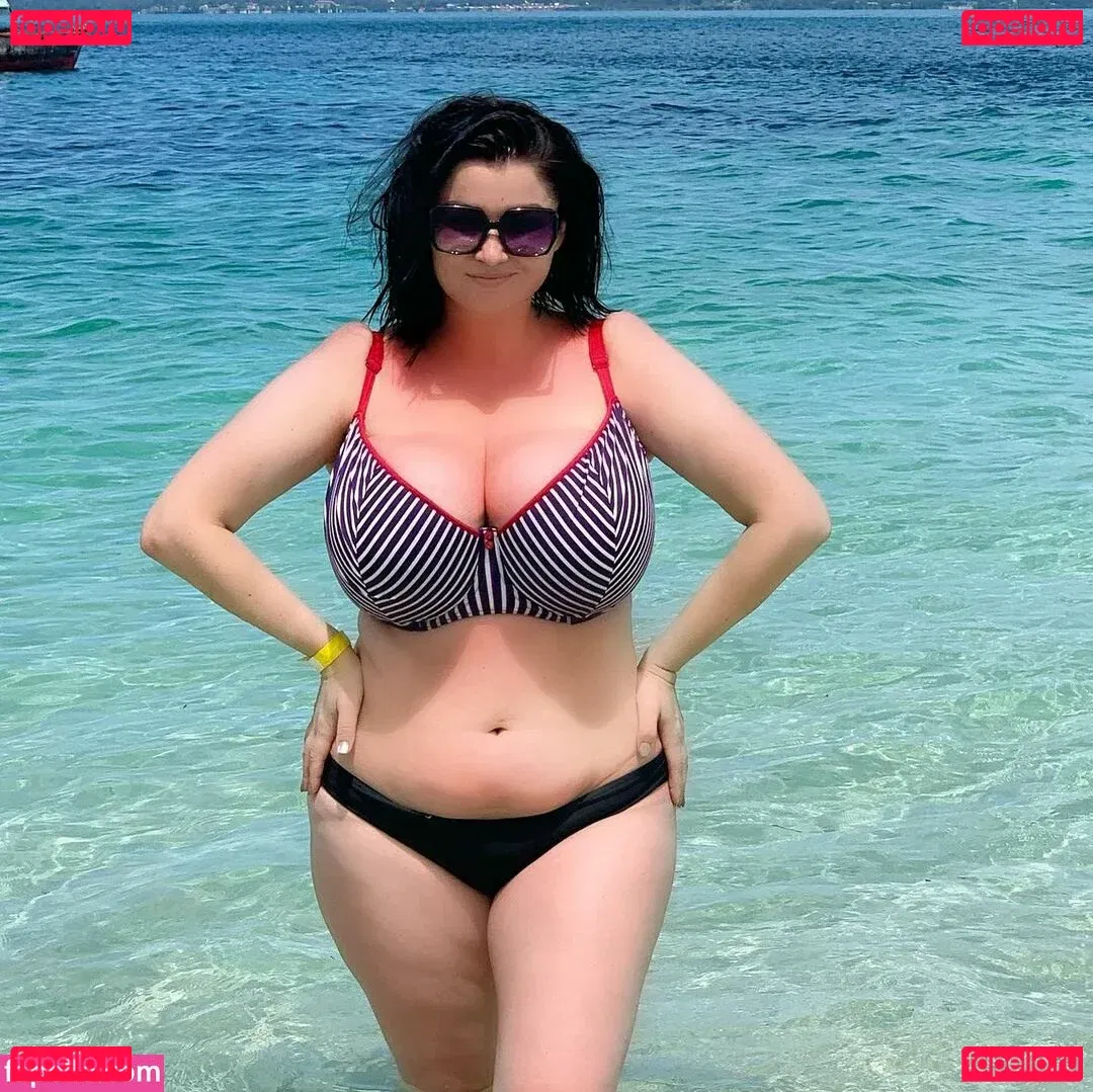 Irina P Onlyfans Photo Gallery 