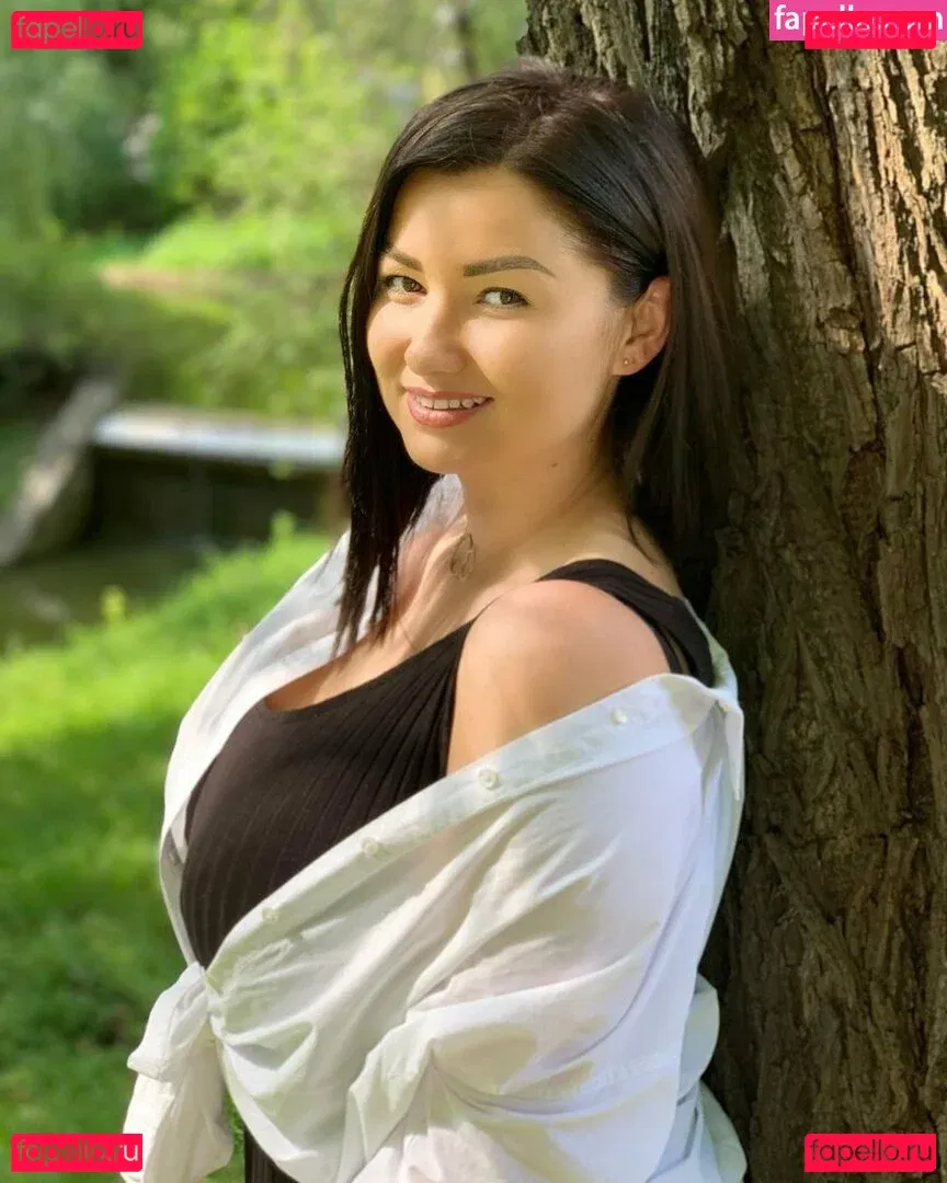 Irina P Onlyfans Photo Gallery 