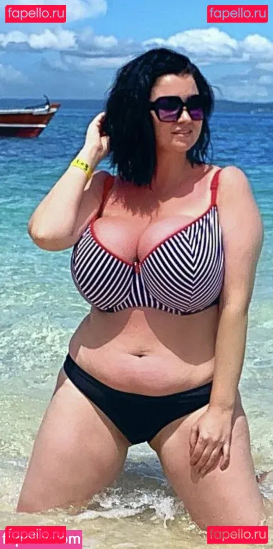 Irina P Onlyfans Photo Gallery 