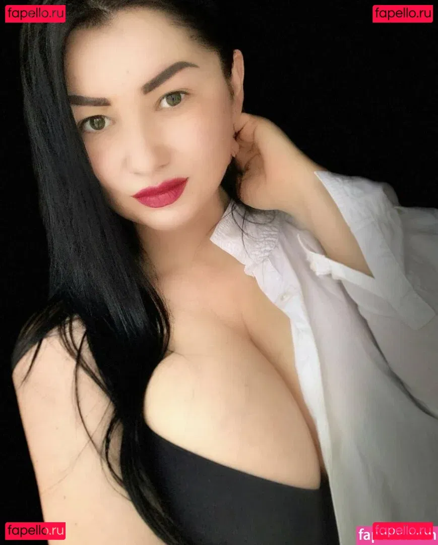 Irina P Onlyfans Photo Gallery 