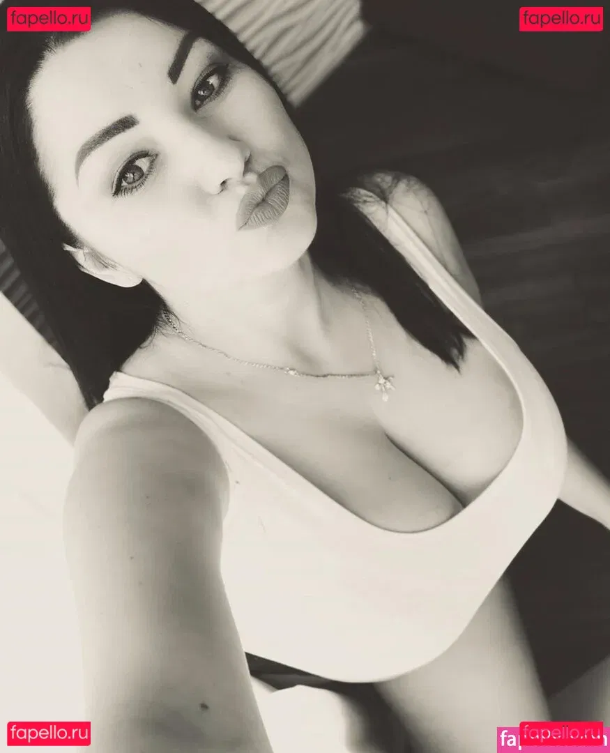 Irina P Onlyfans Photo Gallery 