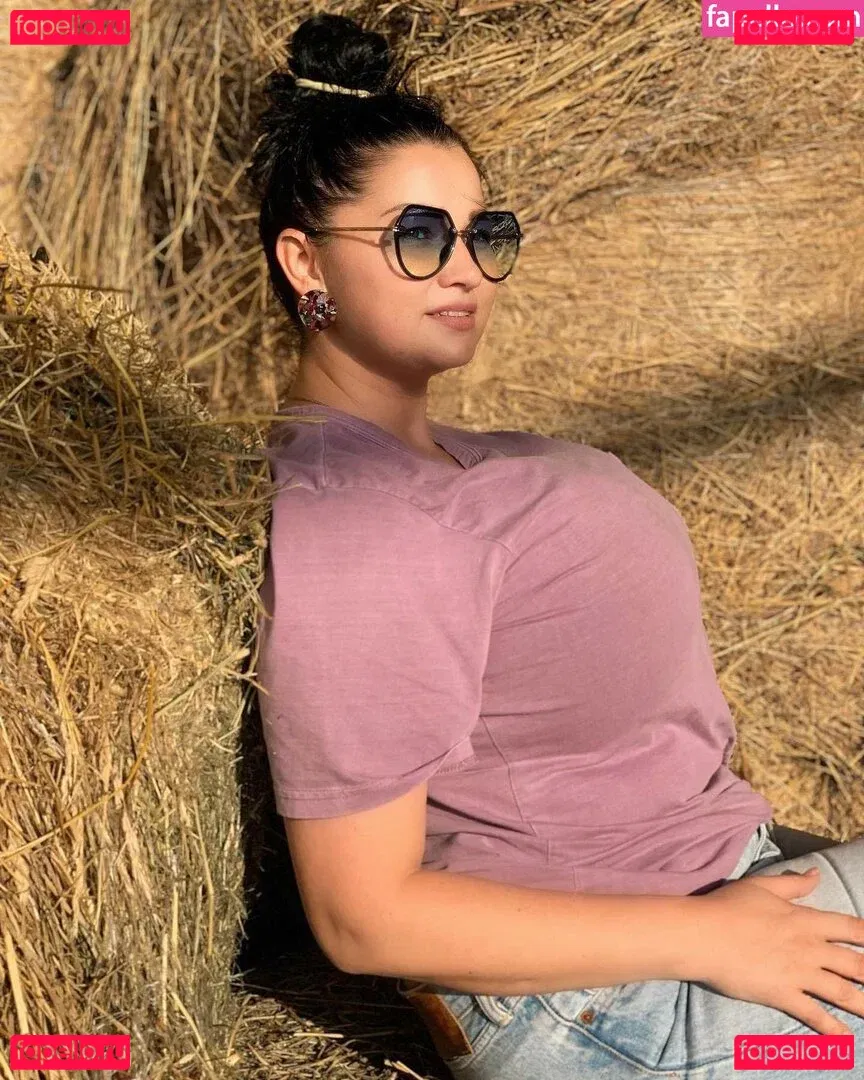 Irina P Onlyfans Photo Gallery 