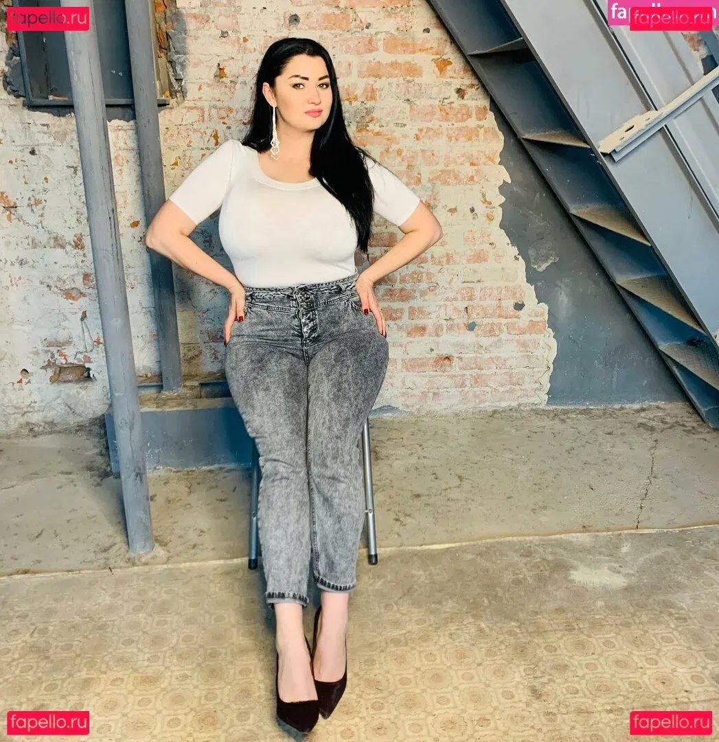 Irina P Onlyfans Photo Gallery 