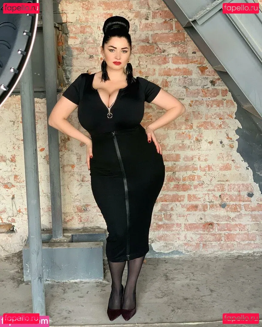 Irina P Onlyfans Photo Gallery 