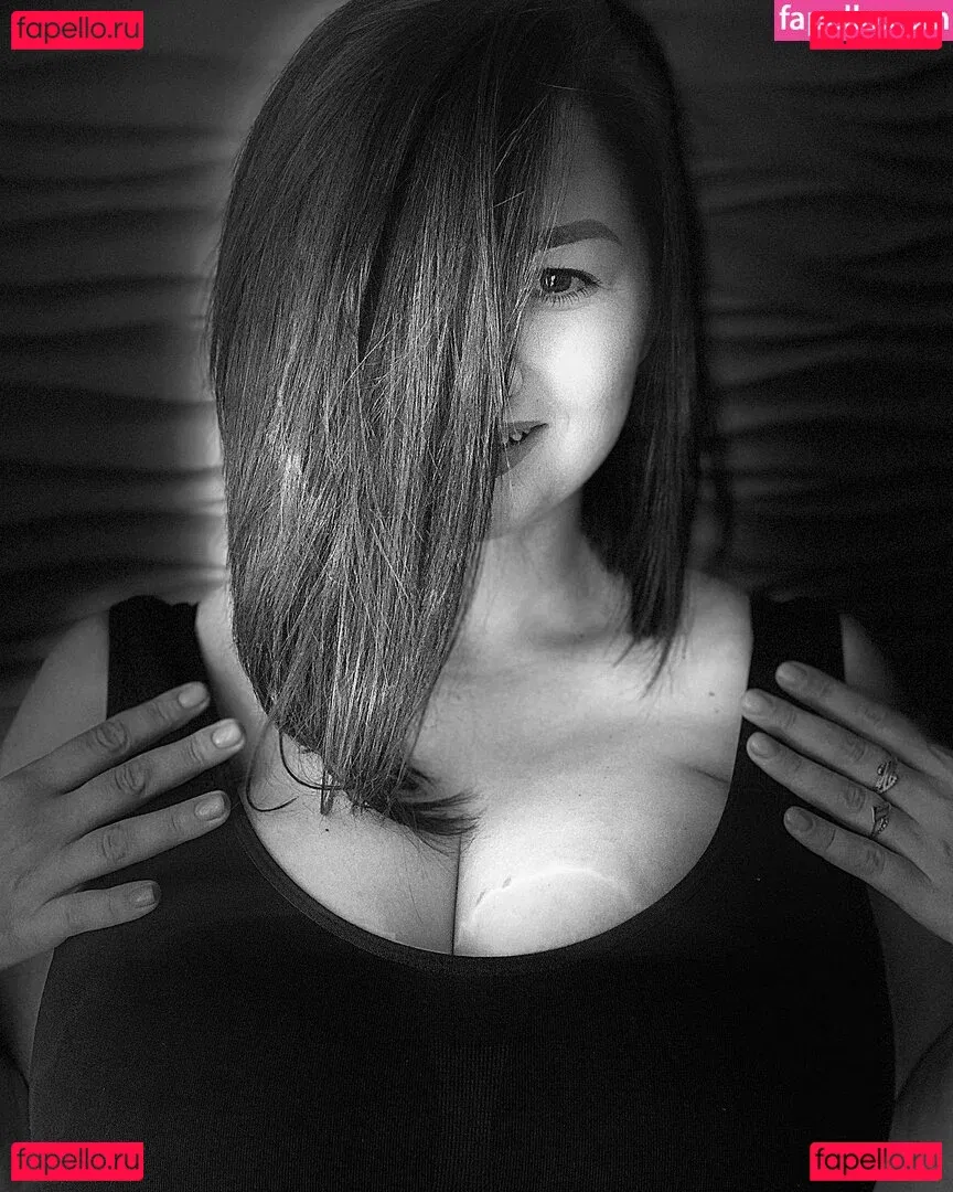 Irina P Onlyfans Photo Gallery 