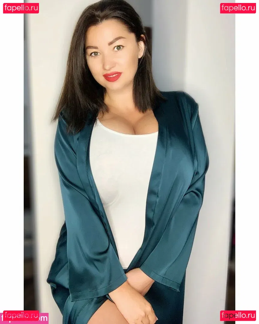 Irina P Onlyfans Photo Gallery 