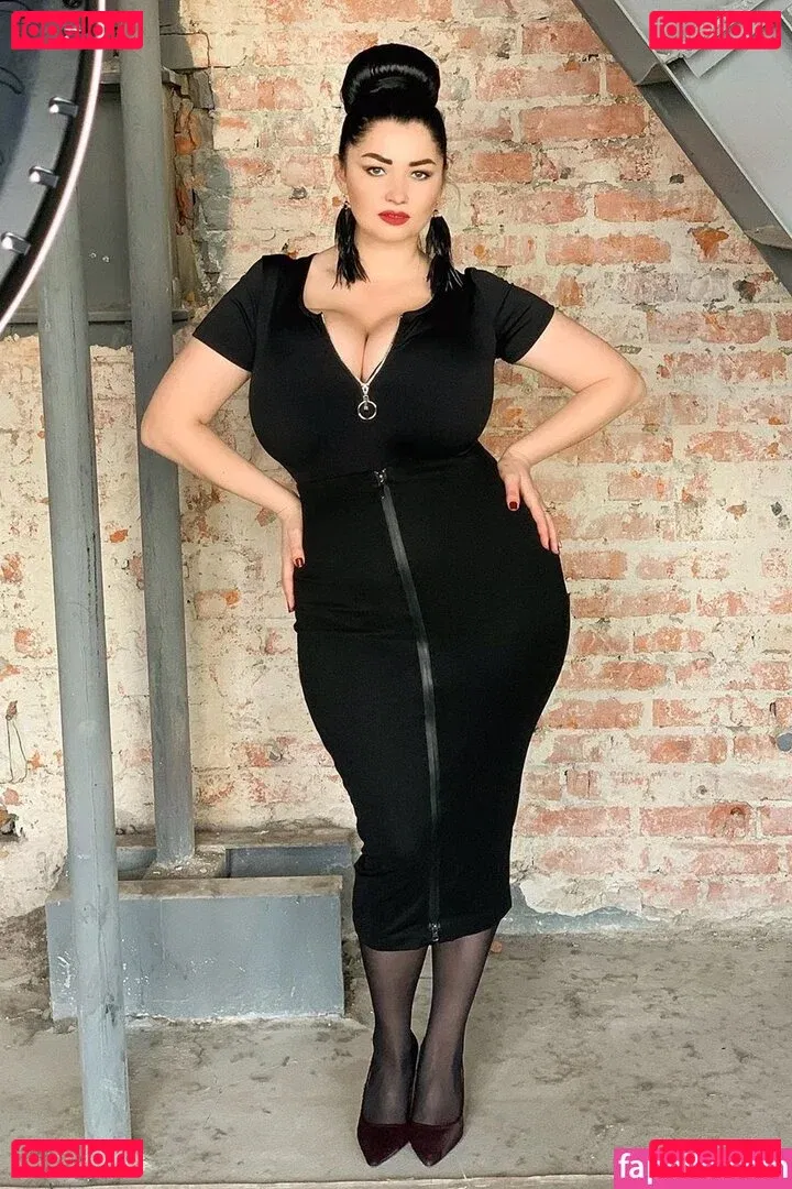 Irina P Onlyfans Photo Gallery 