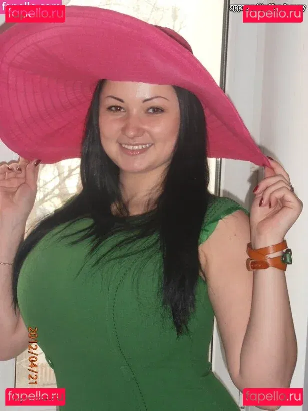 Irina P Onlyfans Photo Gallery 