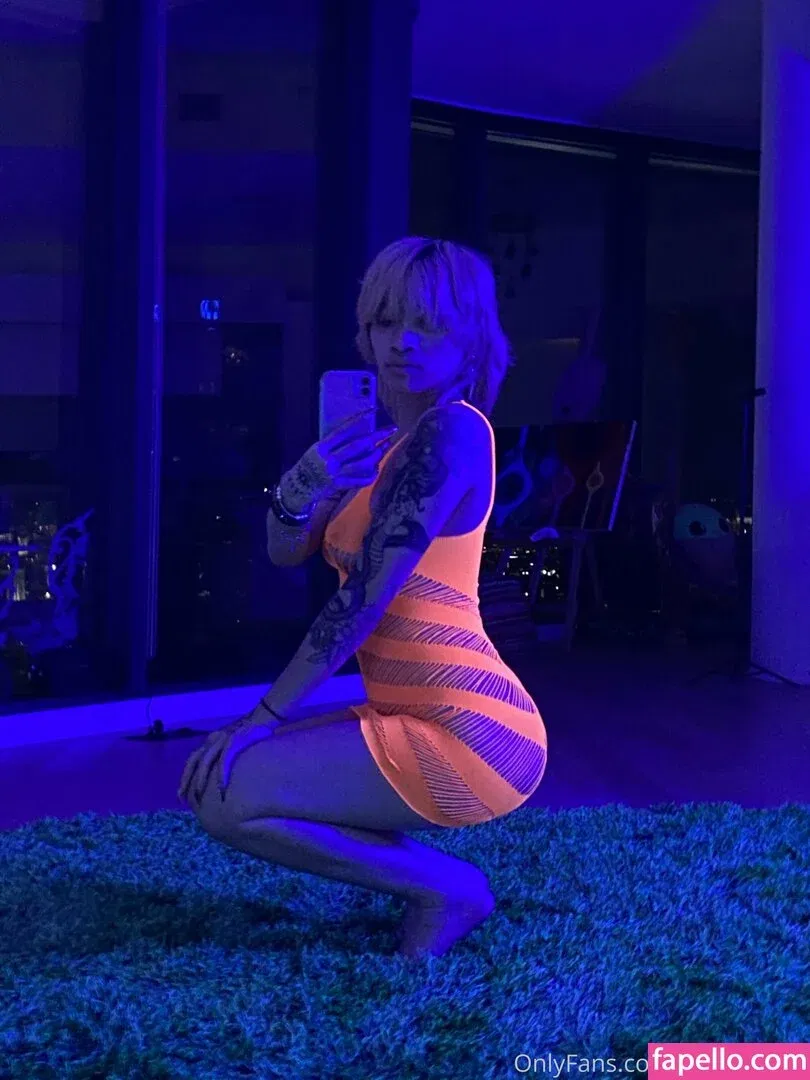 Matrixmika Onlyfans Photo Gallery 