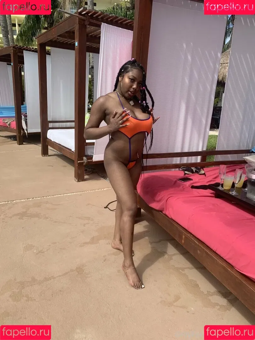 kawaiimamii Onlyfans Photo Gallery 