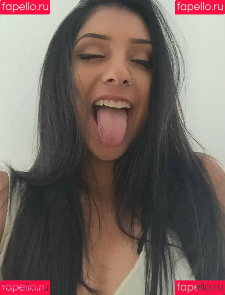 Iman Moosa Onlyfans Photo Gallery 
