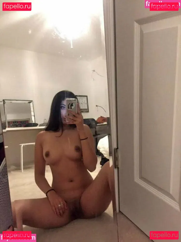 Iman Moosa Onlyfans Photo Gallery 