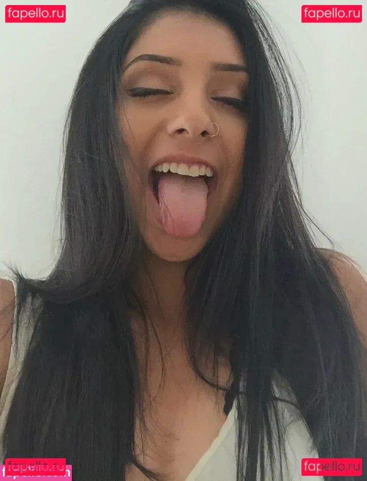 Iman Moosa Onlyfans Photo Gallery 