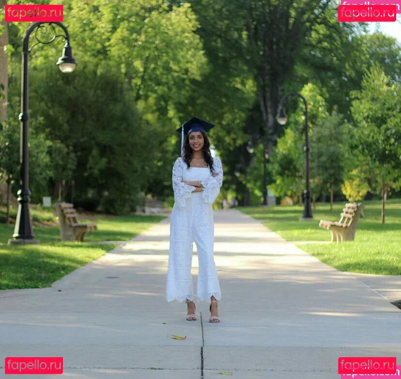 Iman Moosa Onlyfans Photo Gallery 