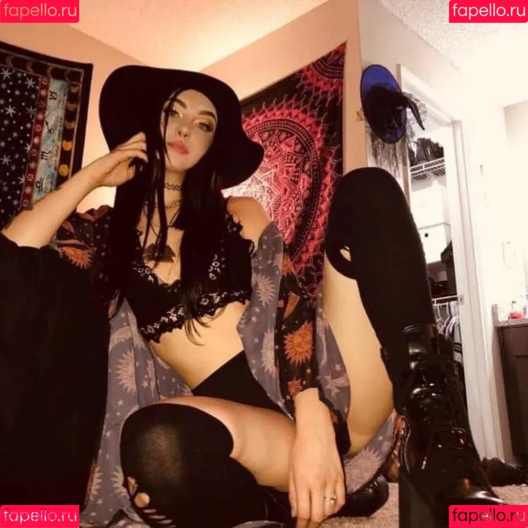 Fayfairygothwitchamethystx_ Onlyfans Photo Gallery 