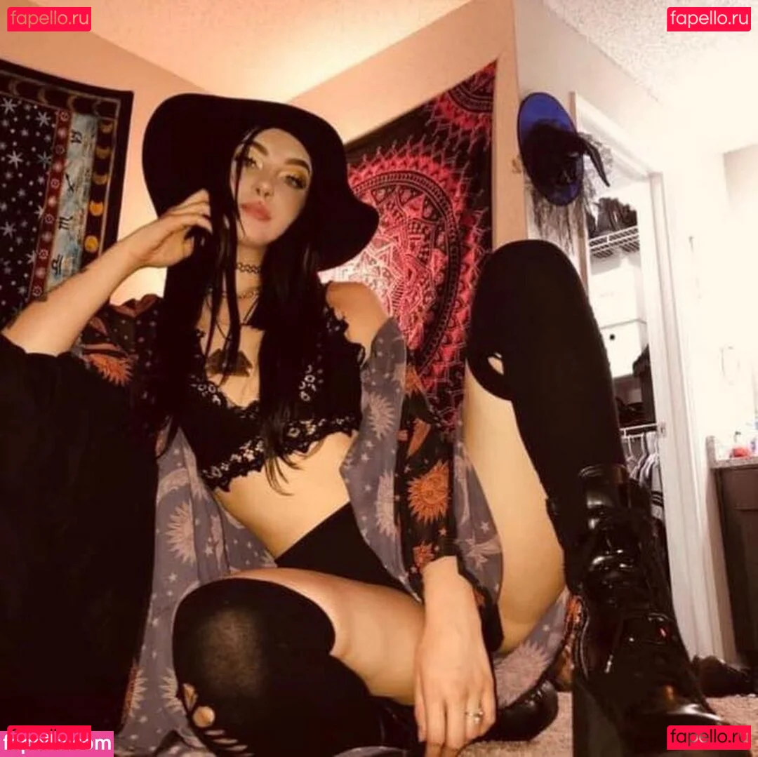 Fayfairygothwitchamethystx_ Onlyfans Photo Gallery 