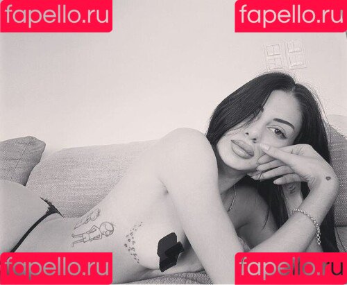 Sofholic Onlyfans Photo Gallery 