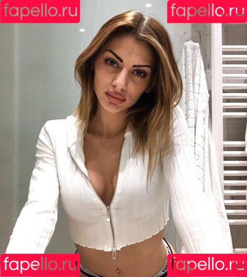 Sofholic Onlyfans Photo Gallery 