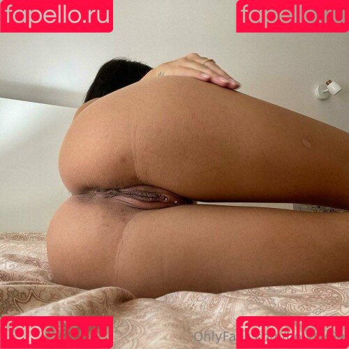 Sofholic Onlyfans Photo Gallery 