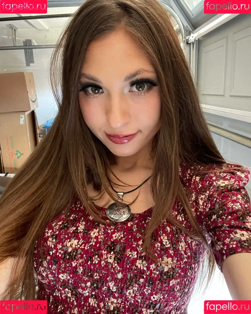Anna Blossom Onlyfans Photo Gallery 
