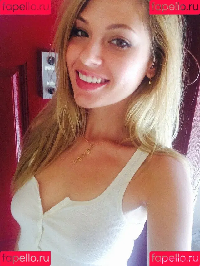 Anna Blossom Onlyfans Photo Gallery 