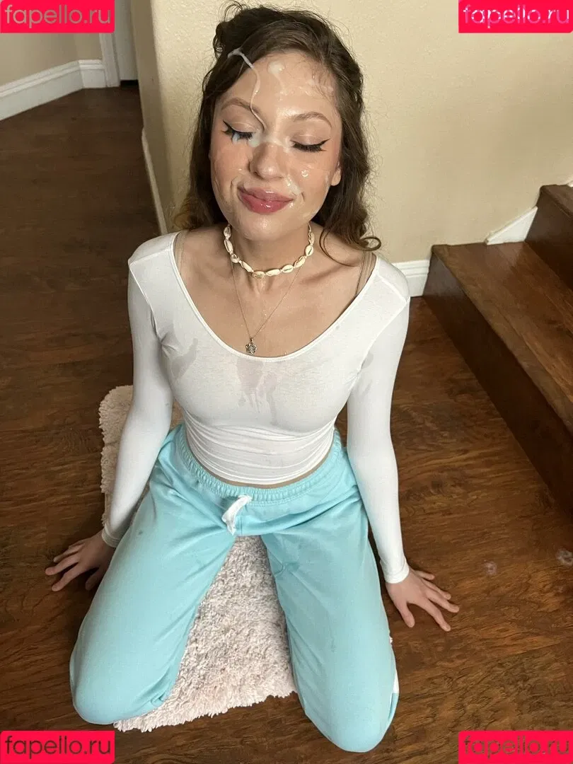 Anna Blossom Onlyfans Photo Gallery 