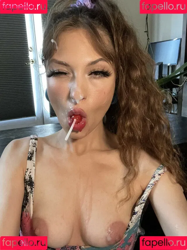 Anna Blossom Onlyfans Photo Gallery 