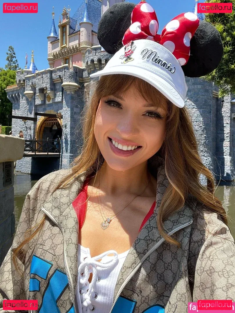 Anna Blossom Onlyfans Photo Gallery 