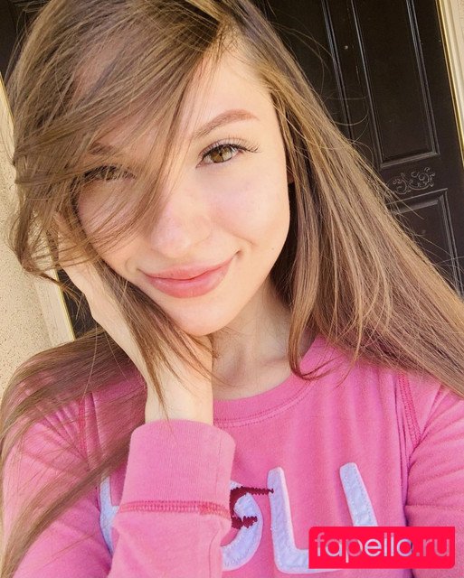 Anna Blossom Onlyfans Photo Gallery 