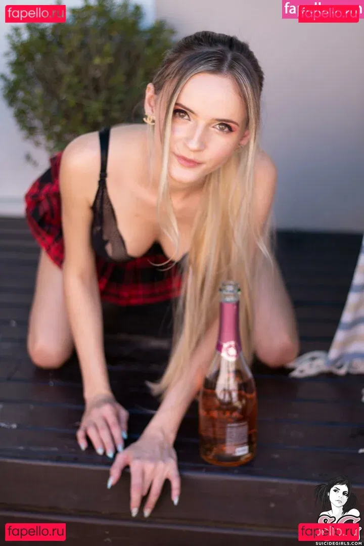 Kimnina Onlyfans Photo Gallery 