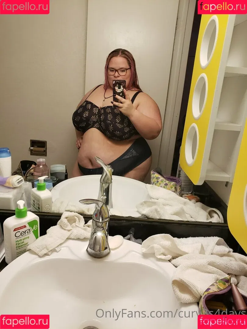 curv3s4days Onlyfans Photo Gallery 