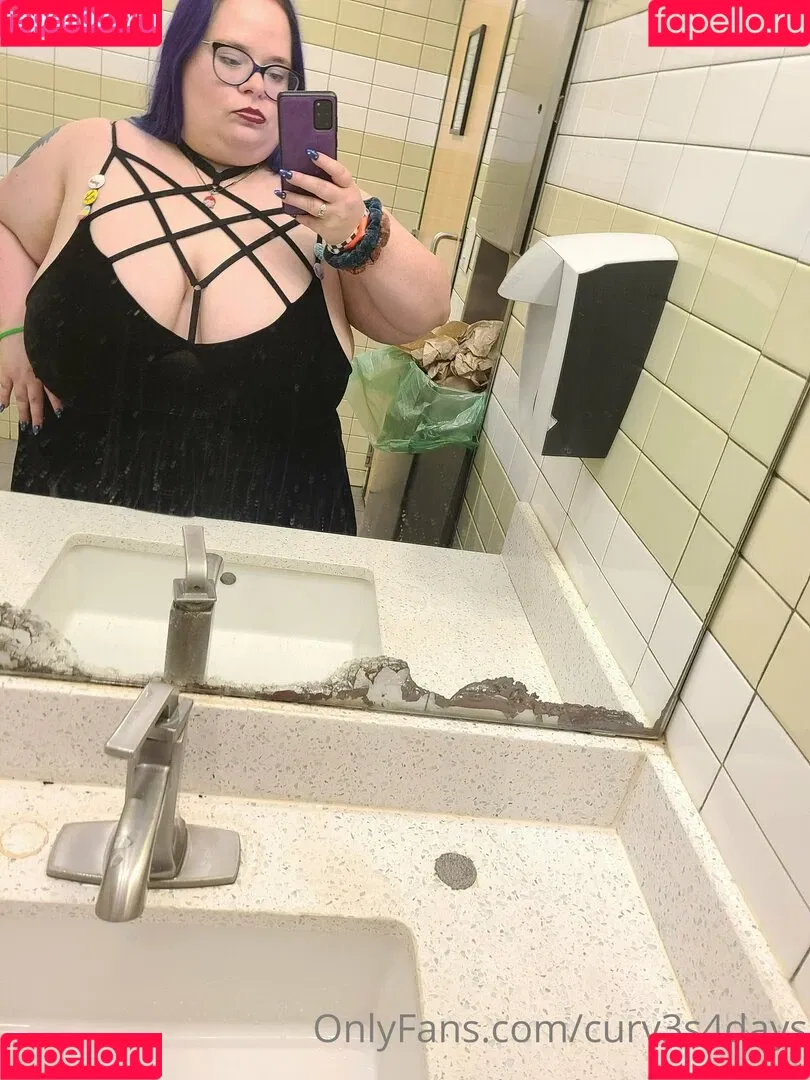 curv3s4days Onlyfans Photo Gallery 