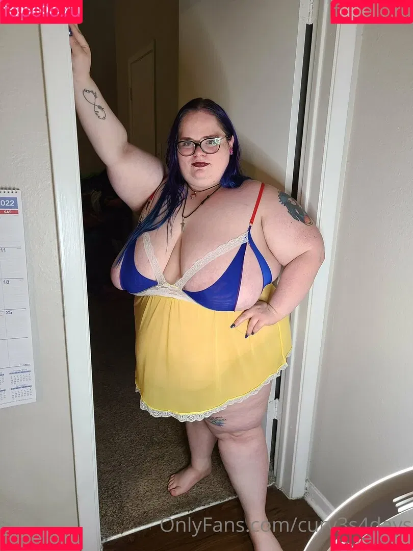 curv3s4days Onlyfans Photo Gallery 