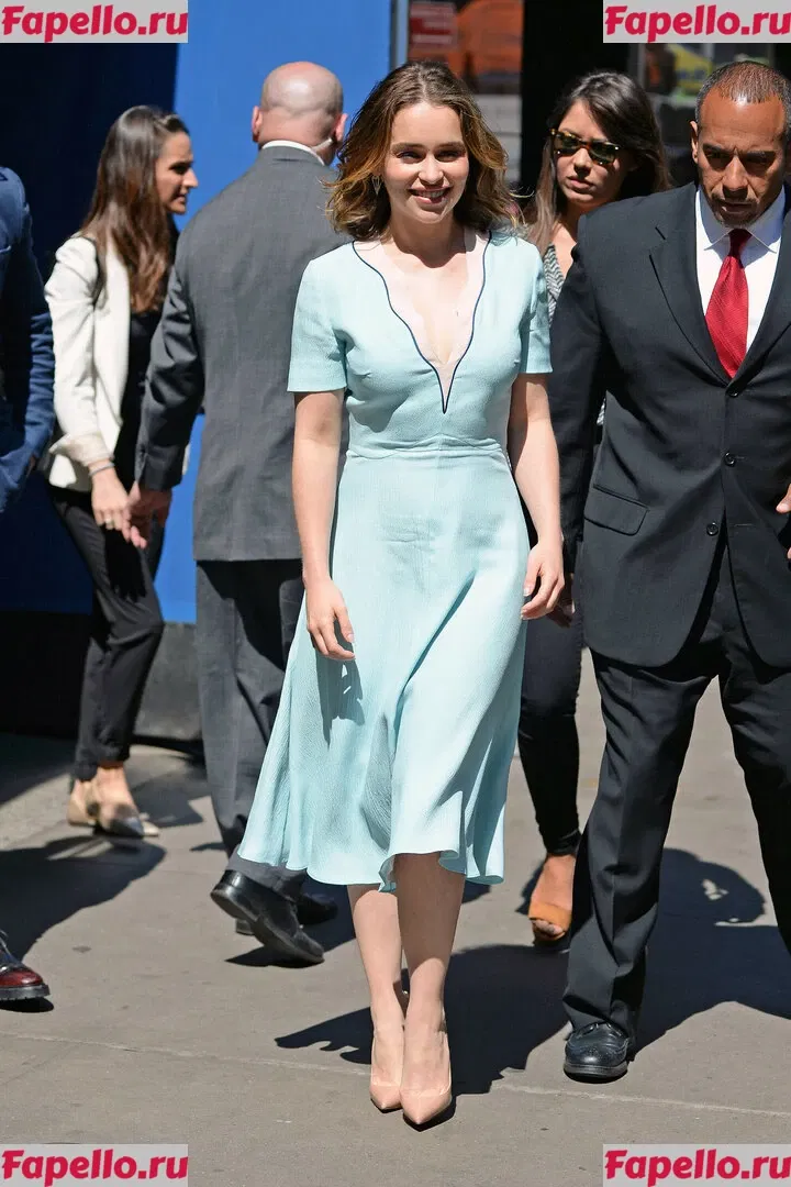 Emilia Clarke Onlyfans Photo Gallery 