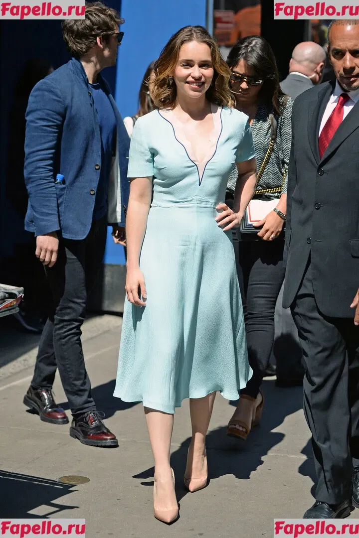Emilia Clarke Onlyfans Photo Gallery 