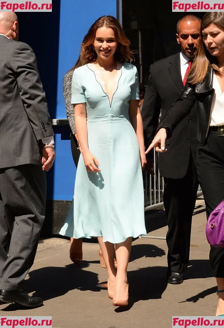 Emilia Clarke Onlyfans Photo Gallery 